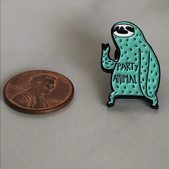 “Party Animal” Sloth 🦥 Enamel Pin/Brooch - Picture 2 of 3